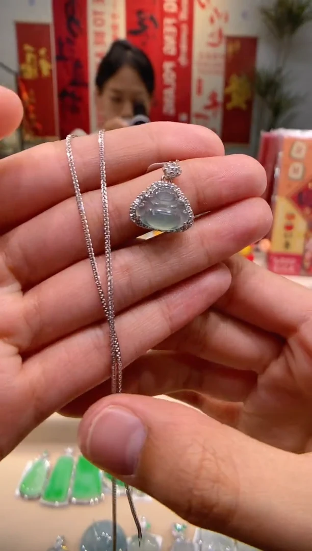 【闪购商品】翡翠吊坠(赠链)银S925镶嵌佛公