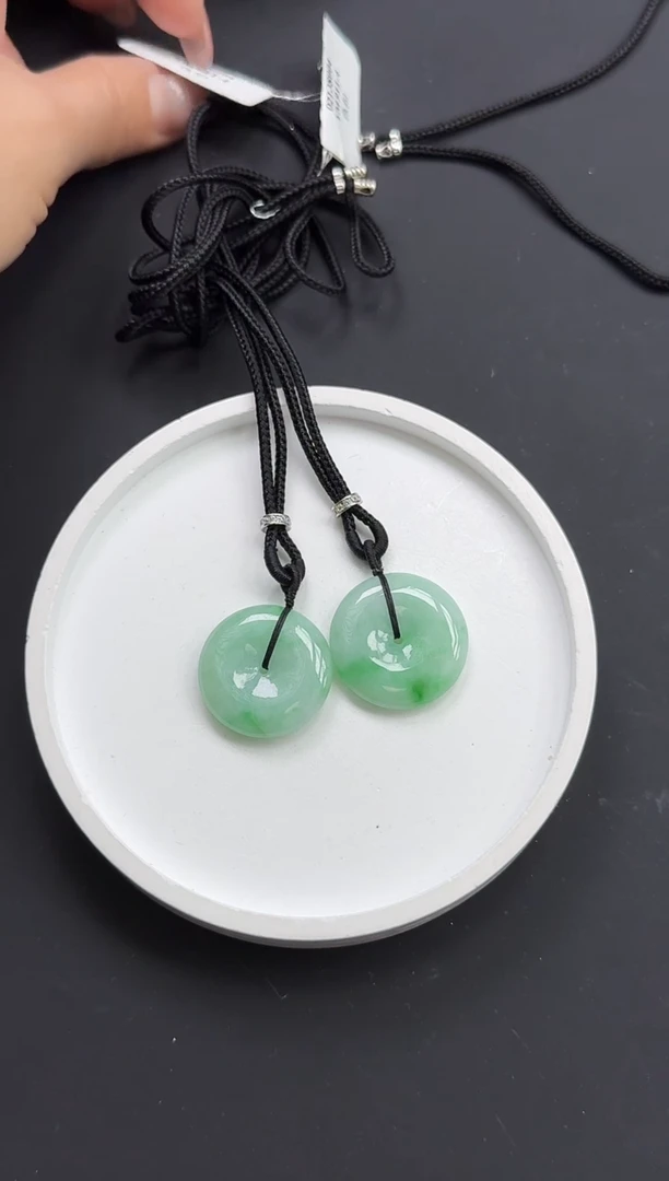 颈饰未镶嵌翡翠平安扣 多样性发一件