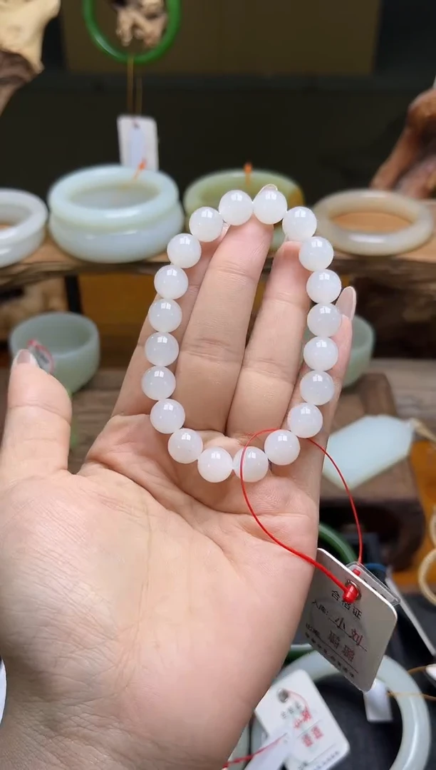 手串未镶嵌和田玉卡10黑山料 圆珠 9011385