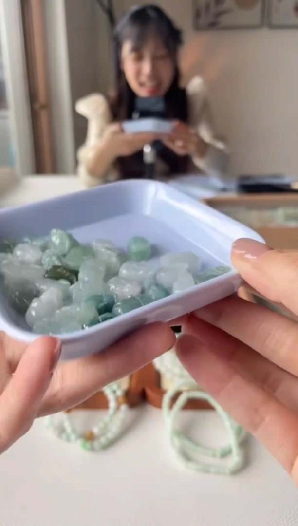 【闪购商品】翡翠颈饰未镶嵌貔貅 多样性随机发一