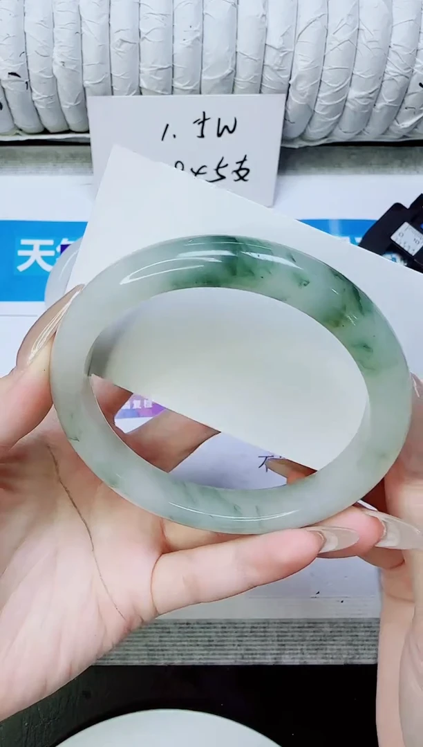 未镶嵌手镯石英质玉91/64.2