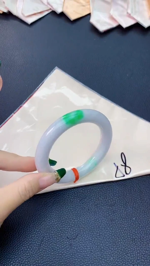 翡翠手镯未镶嵌1070197210