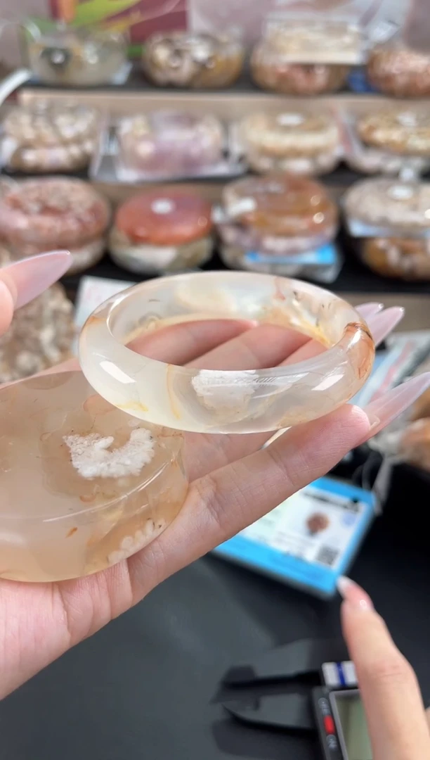 未镶嵌手镯石英质玉55