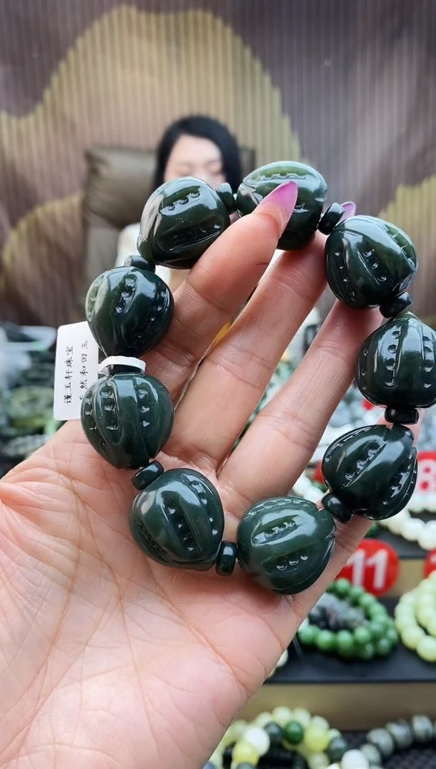 未镶嵌手串和田玉油青核桃手串