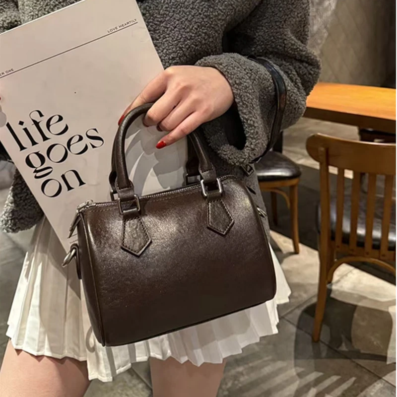 欧货枕头包头层牛皮波士顿新款迷你复古手提斜挎百搭高级大容量女