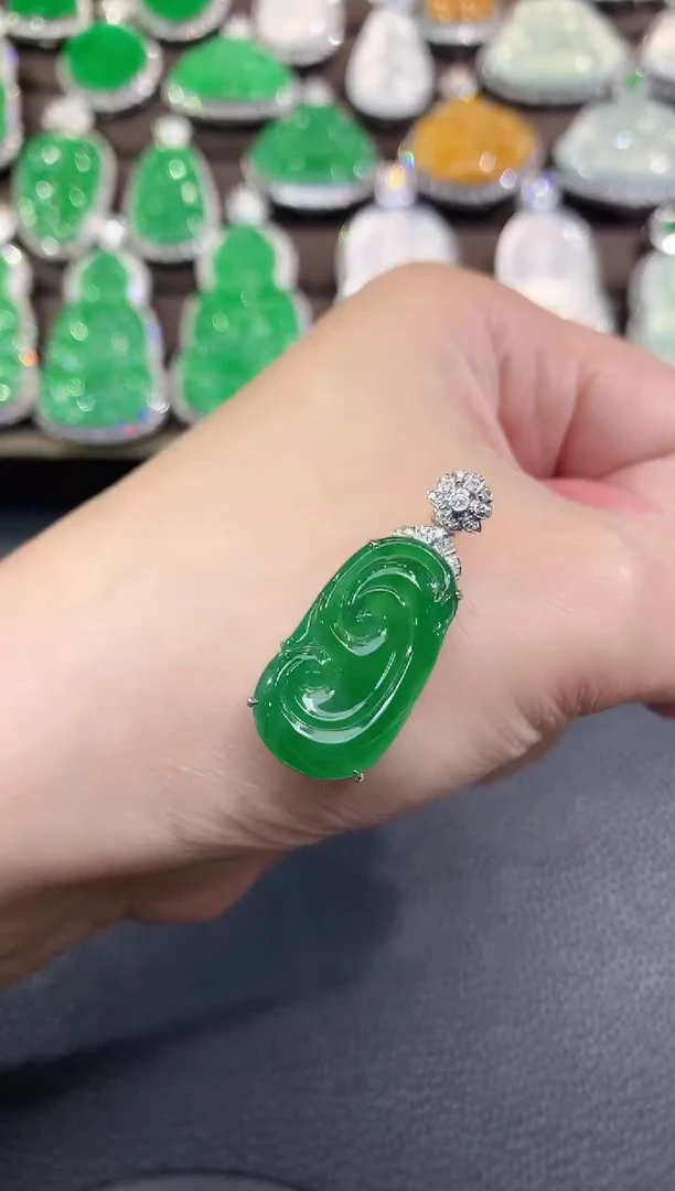 吊坠(不含链)18K金镶嵌翡翠D9