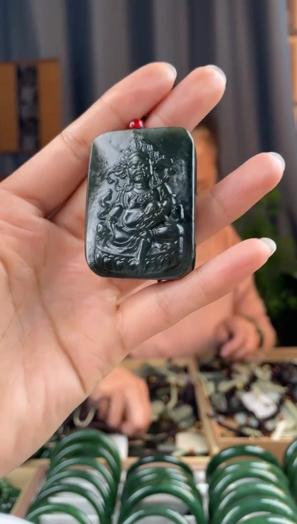 颈饰未镶嵌和田玉拍一发一，拍一发一