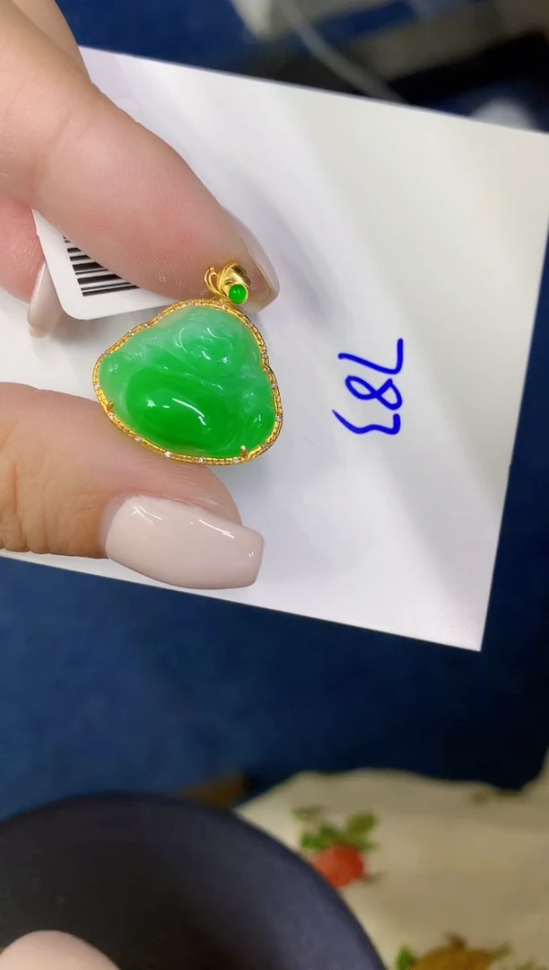 颈饰18K金镶嵌翡翠缅甸天然翡翠A货