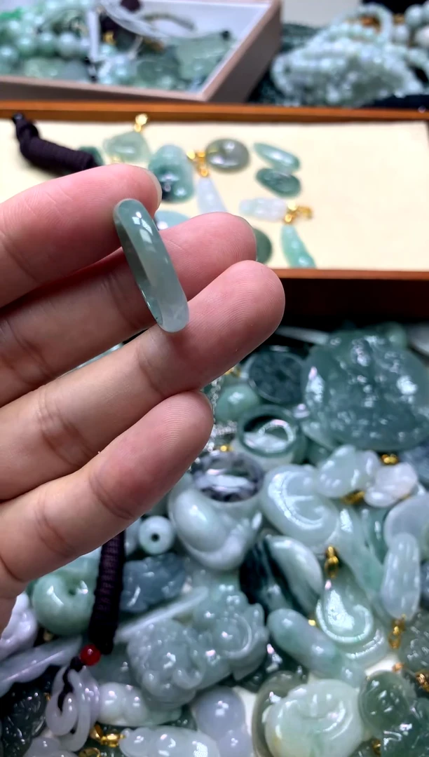 吊坠(不含链)未镶嵌翡翠1