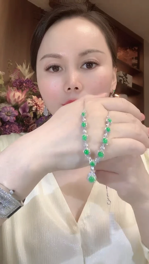 套链18K金镶嵌翡翠A103