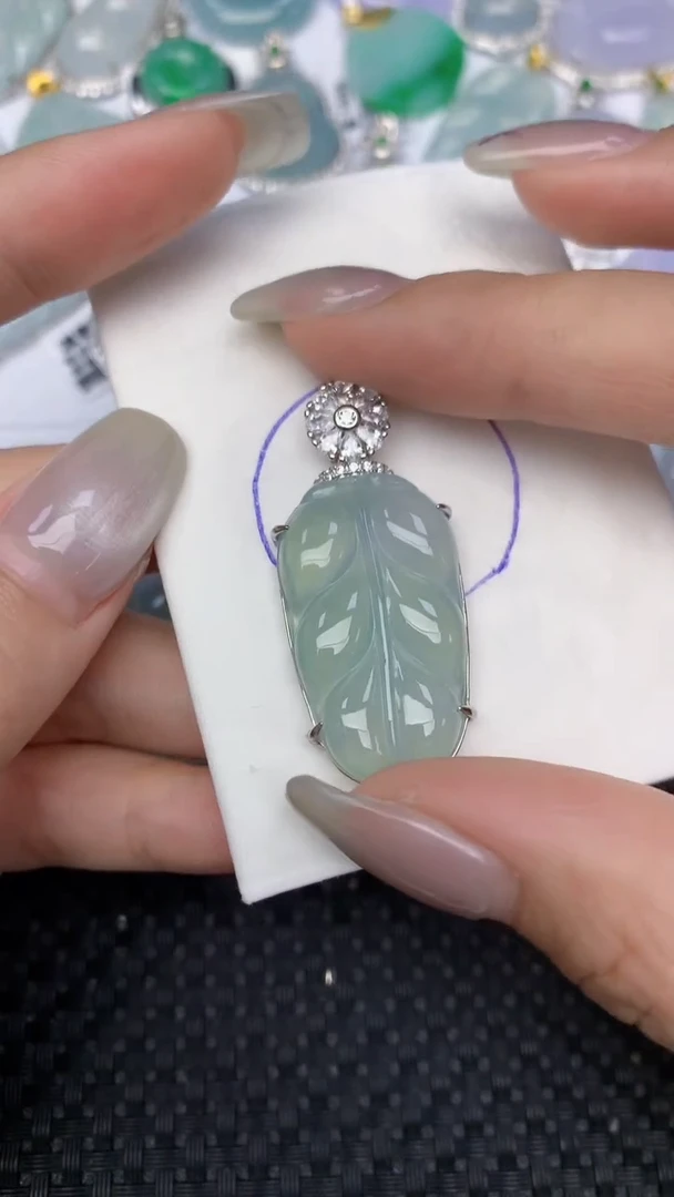 颈饰18K金镶嵌翡翠天然缅甸翡翠a货百元以上9元证书费自理