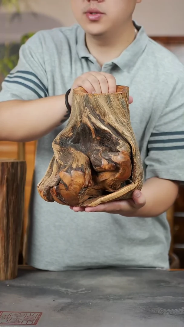 柏木（崖柏）608陈化黑油随形香料级笔筒