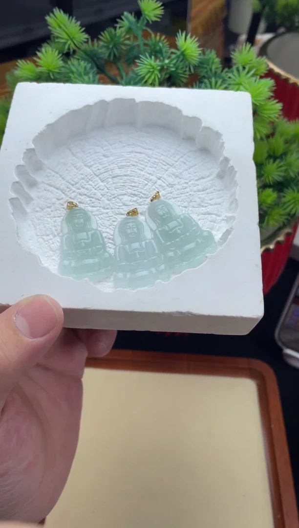 颈饰18K金镶嵌翡翠DDJ52515/多样性发一