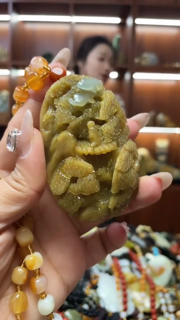 未镶嵌岫玉吊坠