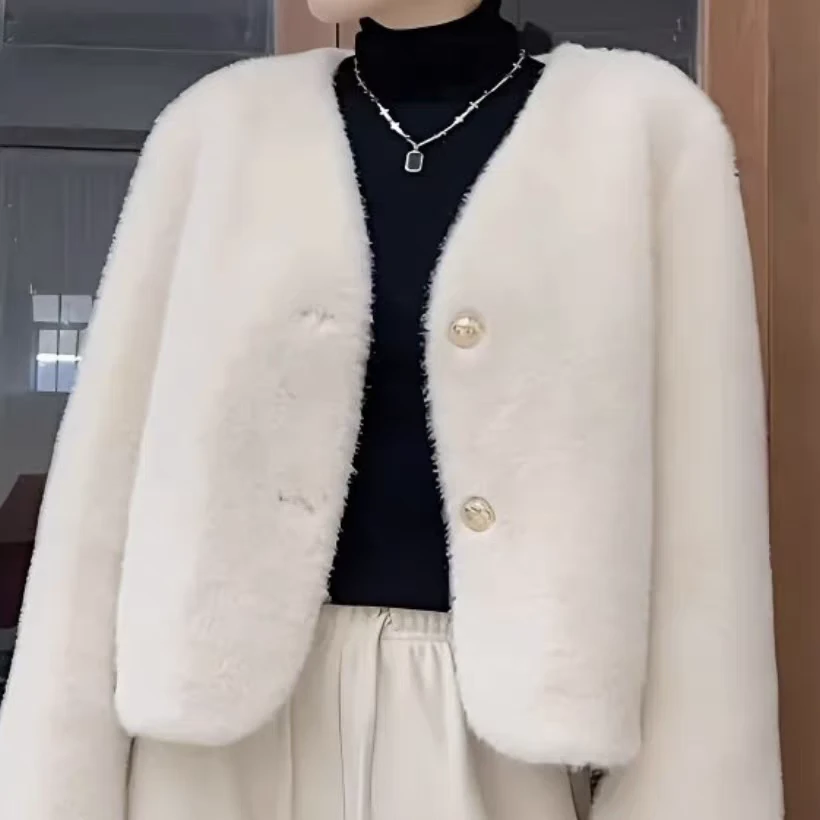 常规女短外套小香风保暖皮草外套气质设计师上衣黑色