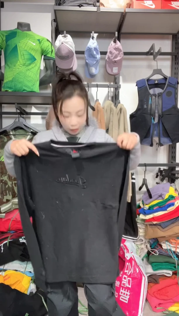 1107 闪购编码  运动卫衣裤以直播间过款为准 尺码.L