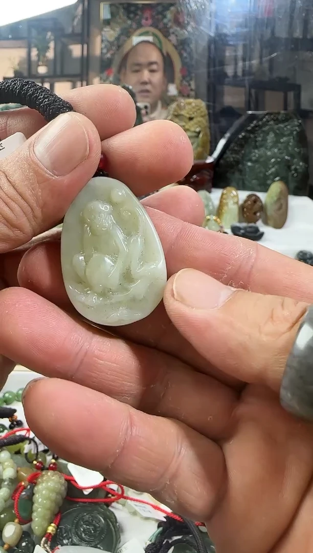 颈饰未镶嵌和田玉猴子