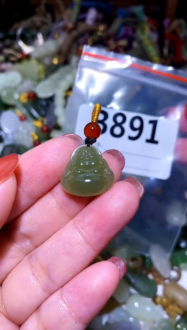 和田玉未镶嵌颈饰1