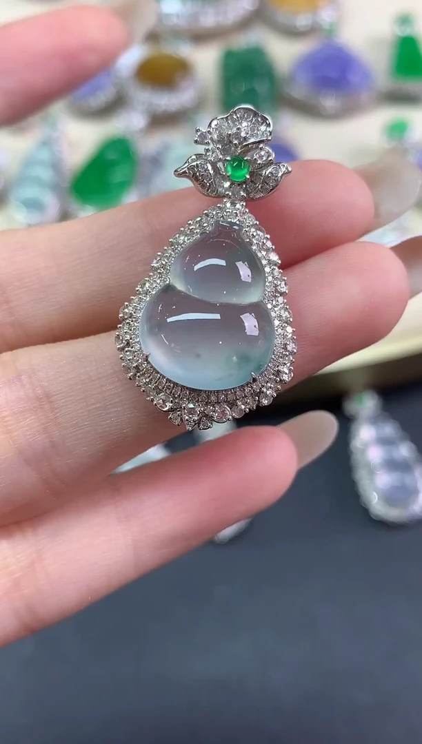 吊坠(不含链)18K金镶嵌翡翠吊坠(不含链)|25800