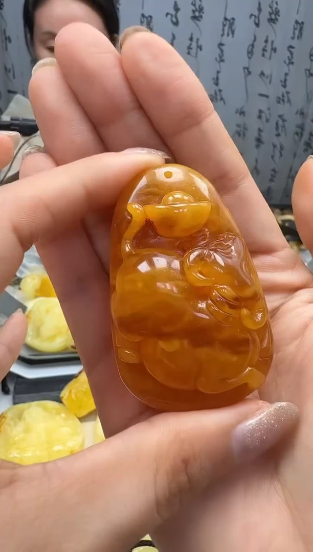 裸石琥珀未镶嵌如图