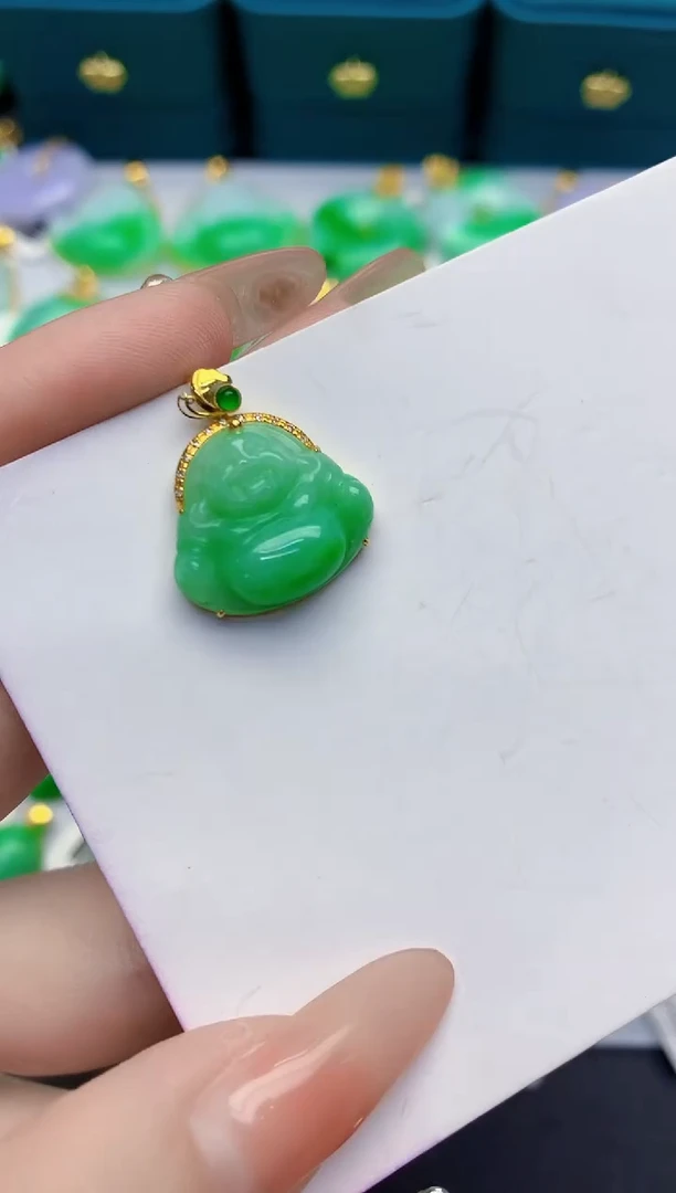 颈饰18K金镶嵌翡翠缅甸天然翡翠A货