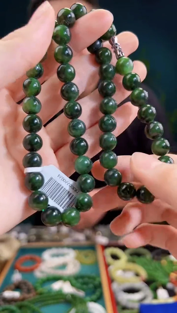 颈饰未镶嵌和田玉一物一证 拍一单发一个