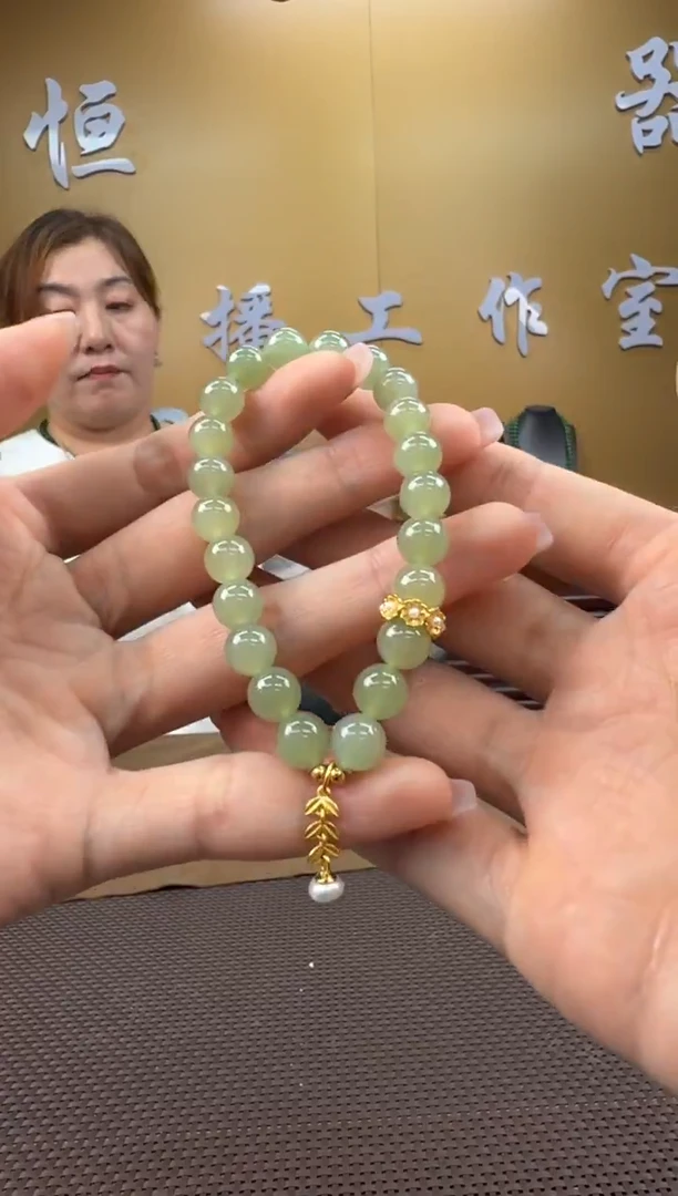 颈饰未镶嵌和田玉手串8mm