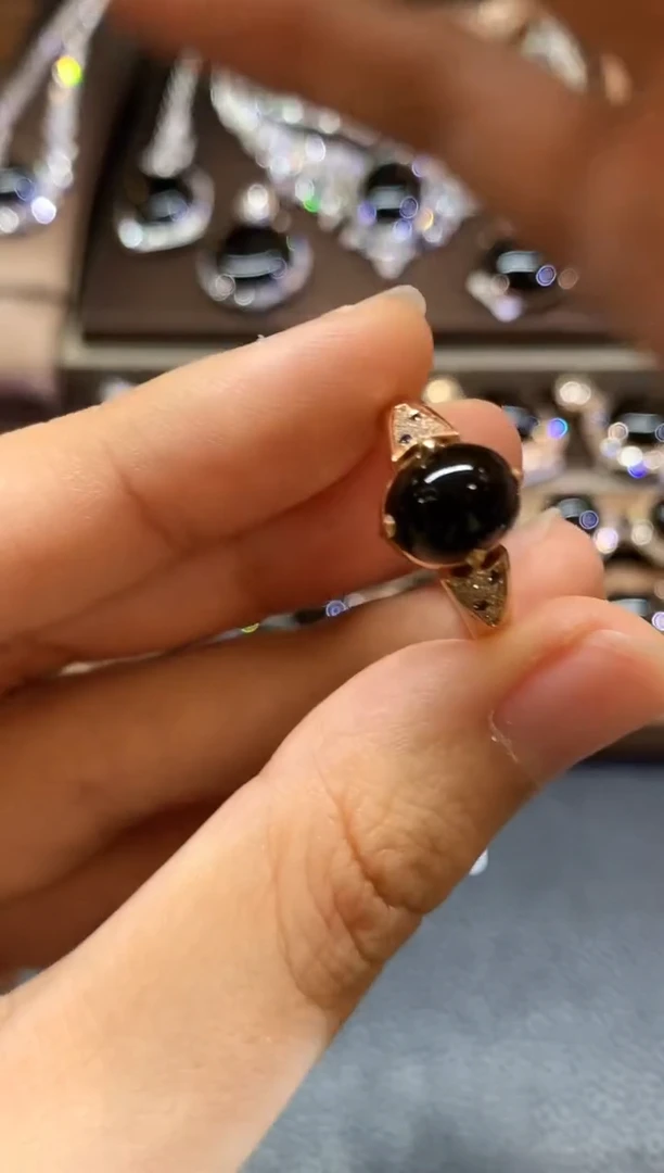 18K金镶嵌戒指翡翠一**?C73 不退换