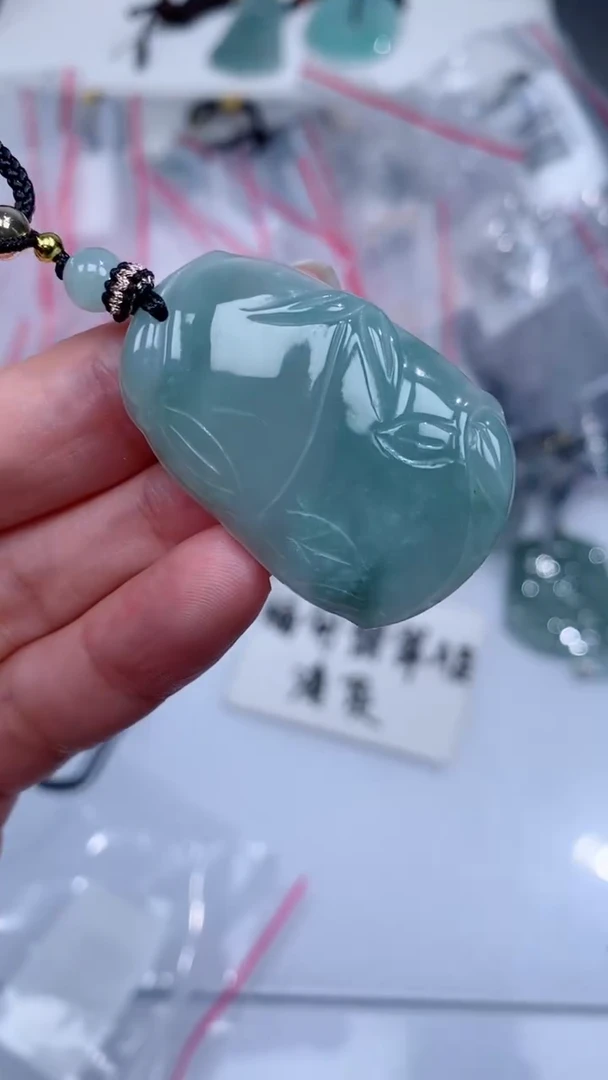 颈饰未镶嵌翡翠吊坠