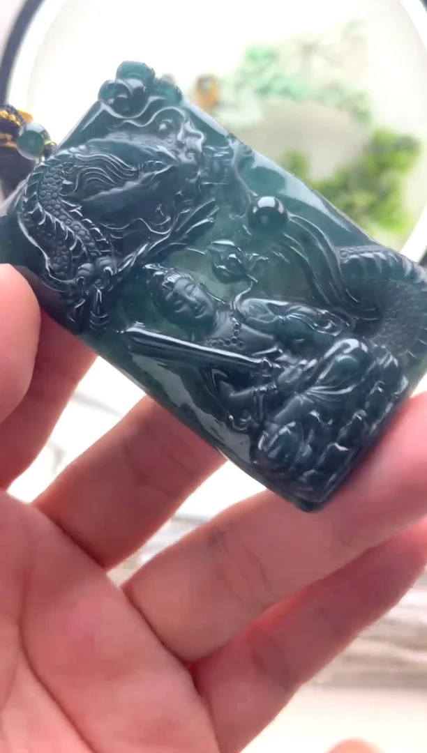颈饰未镶嵌翡翠虚空藏