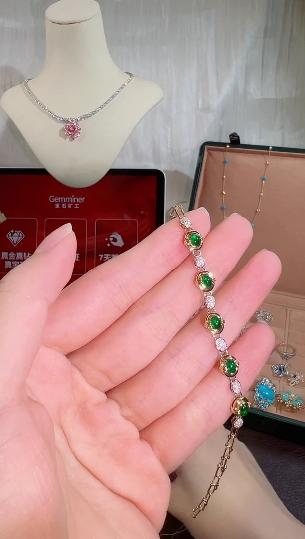 18K金镶嵌手链祖母绿BB3613