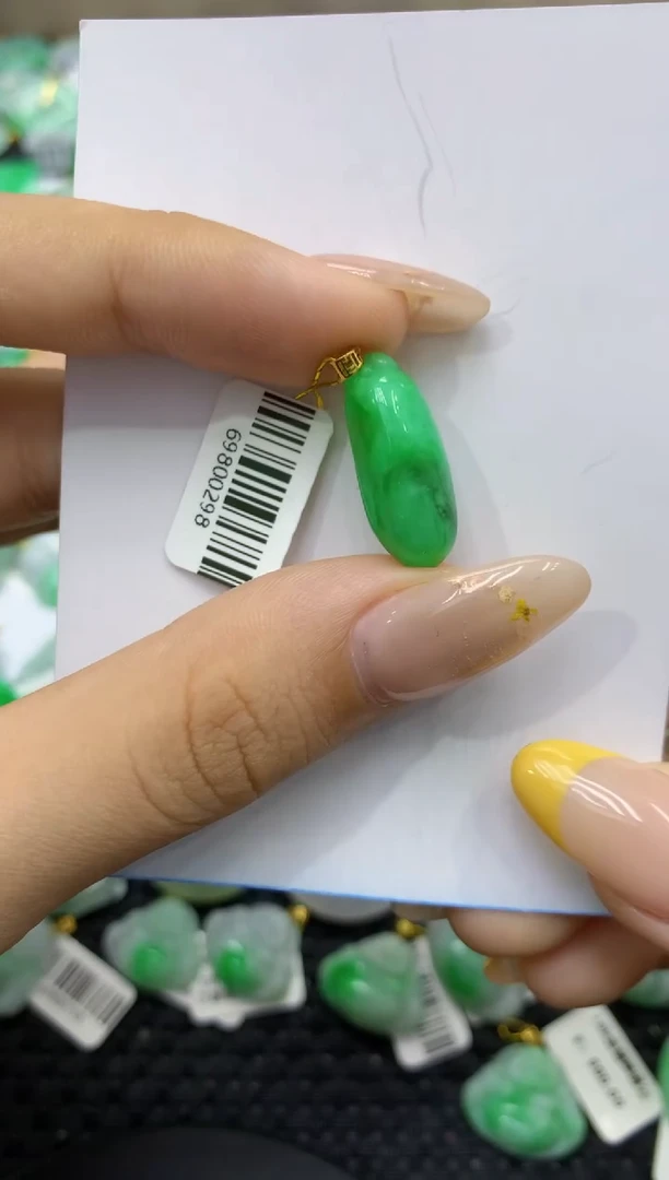 颈饰18K金镶嵌翡翠天然缅甸翡翠A货