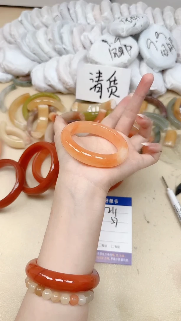 未镶嵌手镯石英质玉211/57