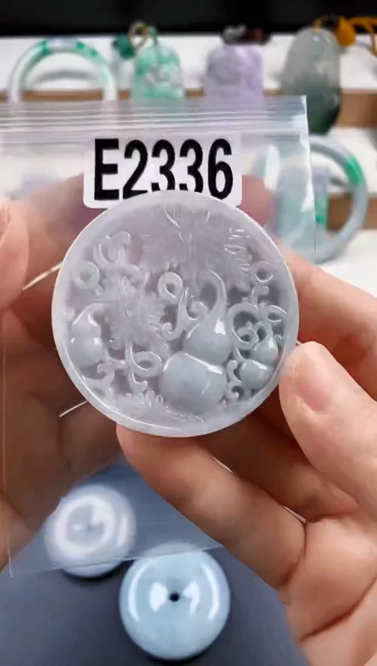 颈饰未镶嵌翡翠天然翡翠吊坠挂饰