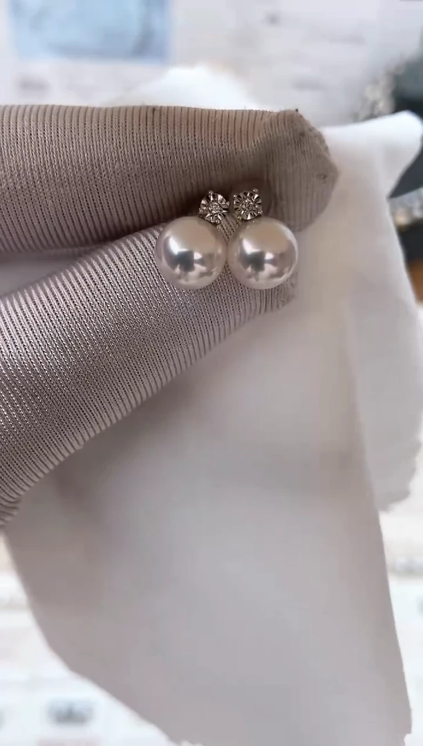 18K金镶嵌耳饰海水珍珠特选戴妃耳饰