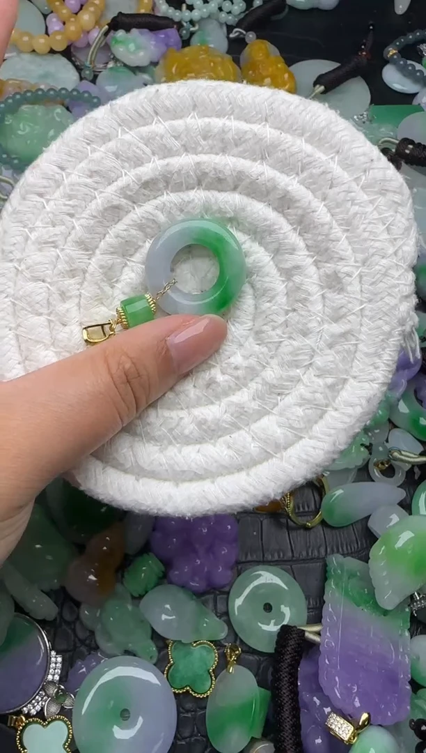 颈饰未镶嵌翡翠缅甸翡翠吊坠