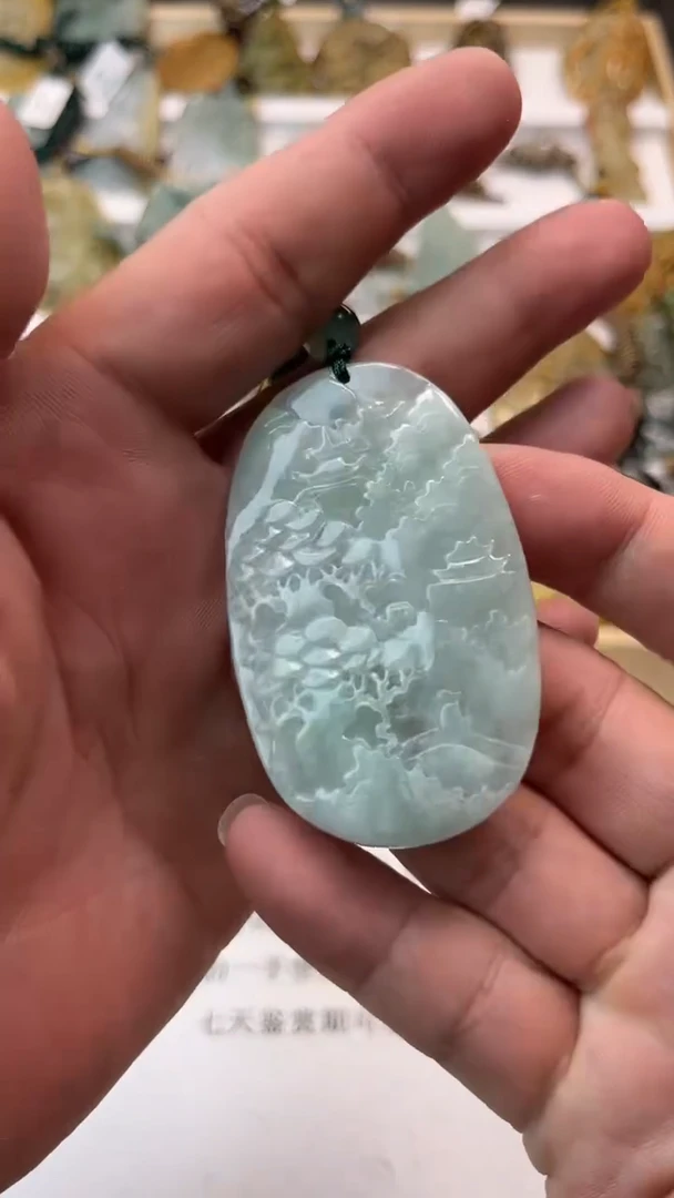 颈饰未镶嵌翡翠枫*晚天然翡翠