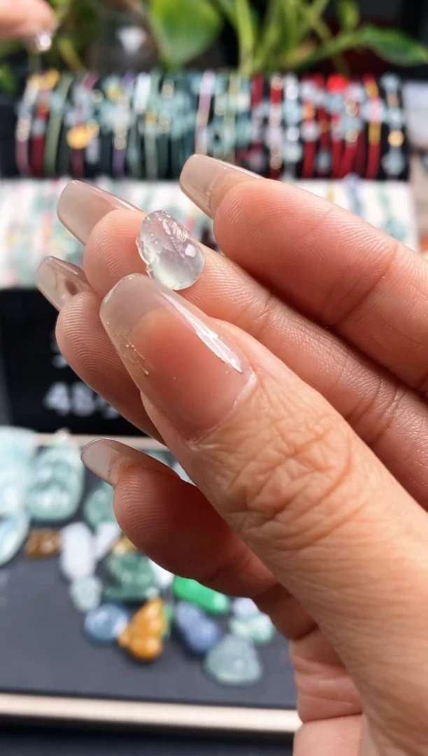 【闪购商品】翡翠裸石168一只的小冰貔貅