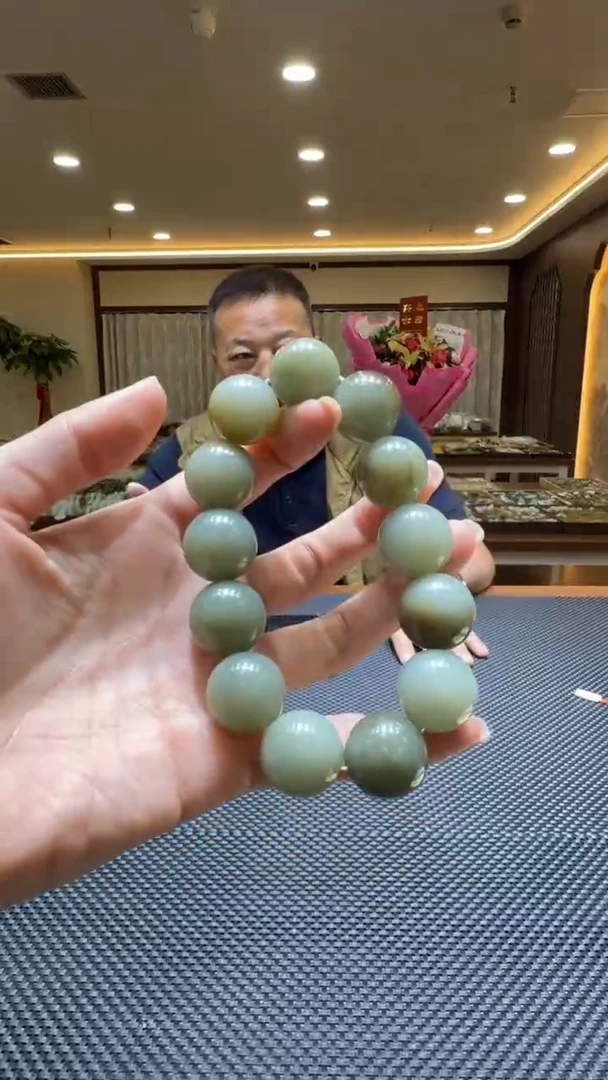 颈饰未镶嵌和田玉手串18mm