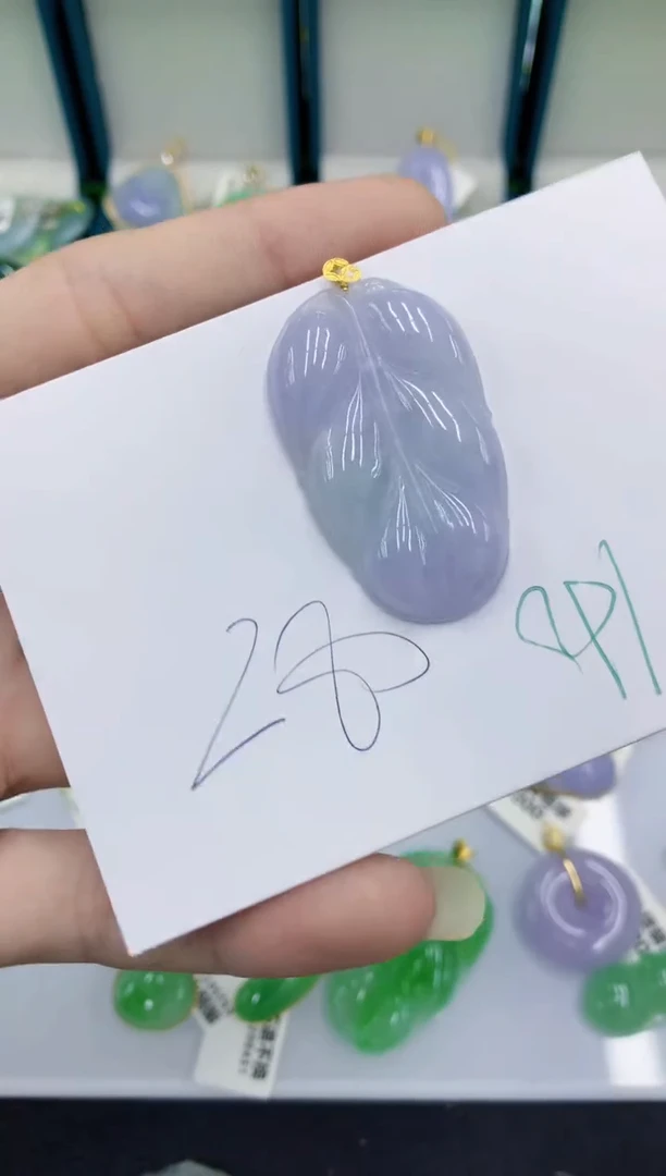 翡翠18K金镶嵌颈饰翡翠