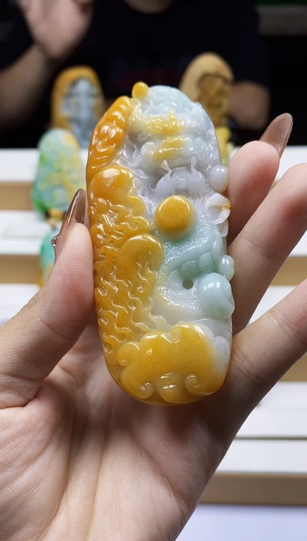 颈饰未镶嵌翡翠1