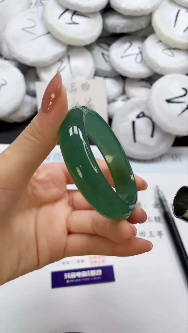 石英质玉手镯未镶嵌D156-53