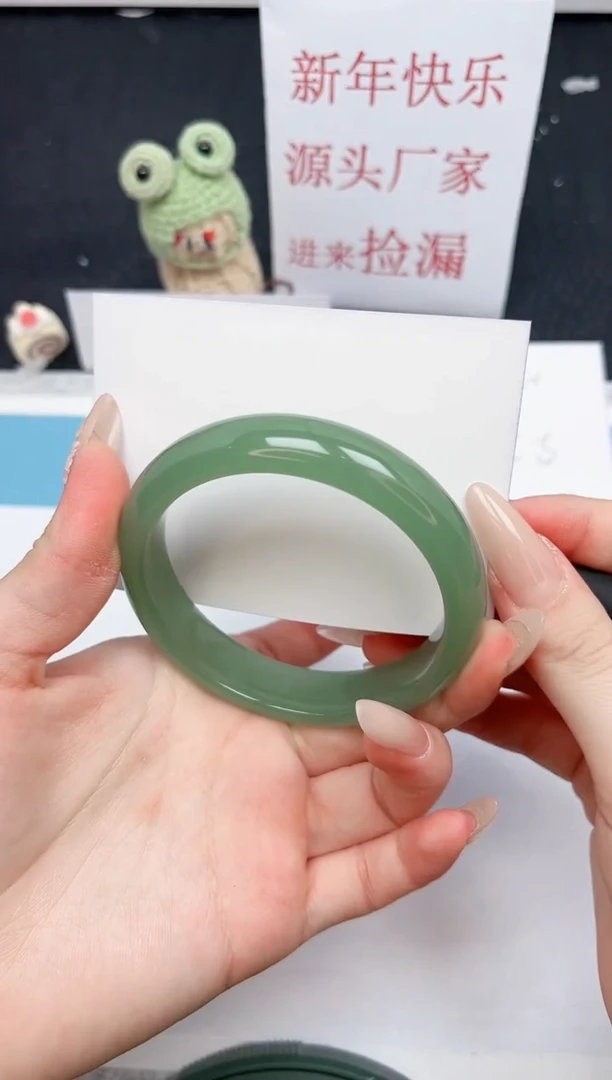 【闪购商品】石英质玉手镯未镶嵌275-58.8