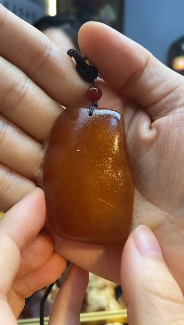 未镶嵌颈饰琥珀吊坠