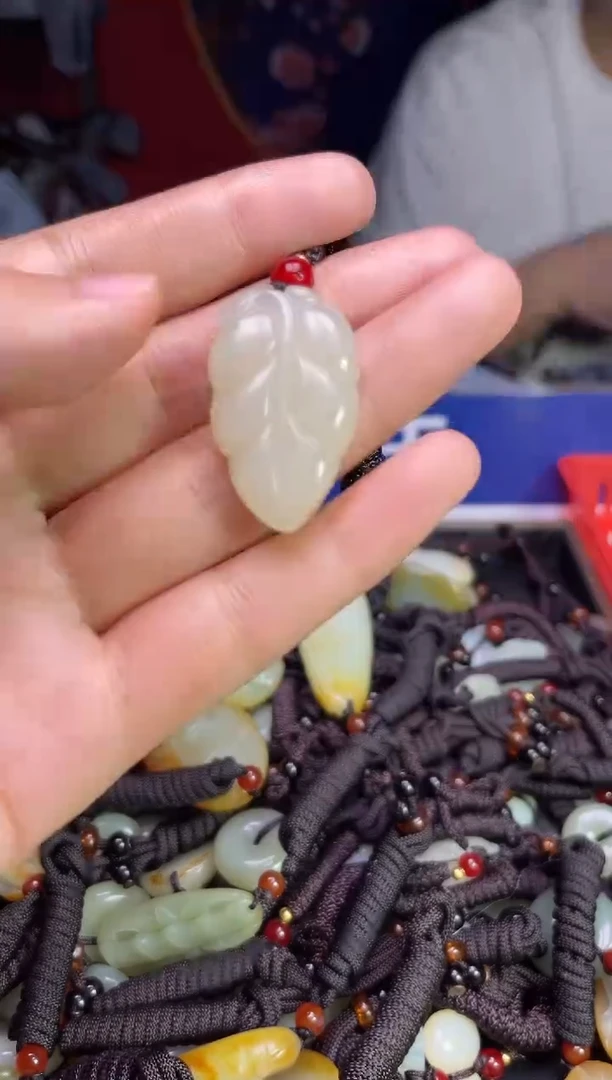 未镶嵌和田玉挂件1