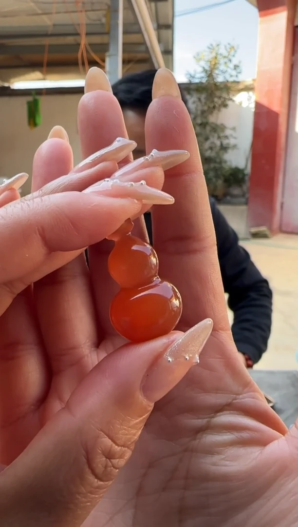 【闪购商品】南红玛瑙吊坠未镶嵌原矿无优化葫芦