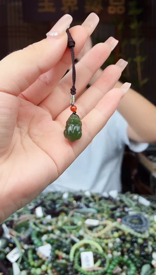 和田玉未镶嵌颈饰拍一发一