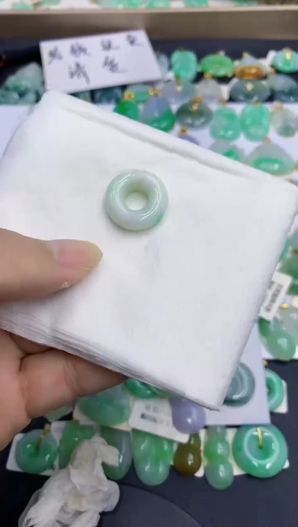 翡翠未镶嵌颈饰缅甸翡翠a货