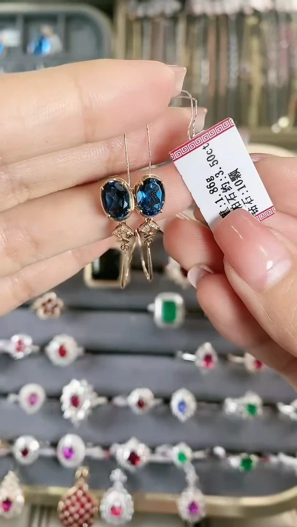 【闪购商品】托帕石耳饰18K金镶嵌18K金镶嵌托帕石耳饰