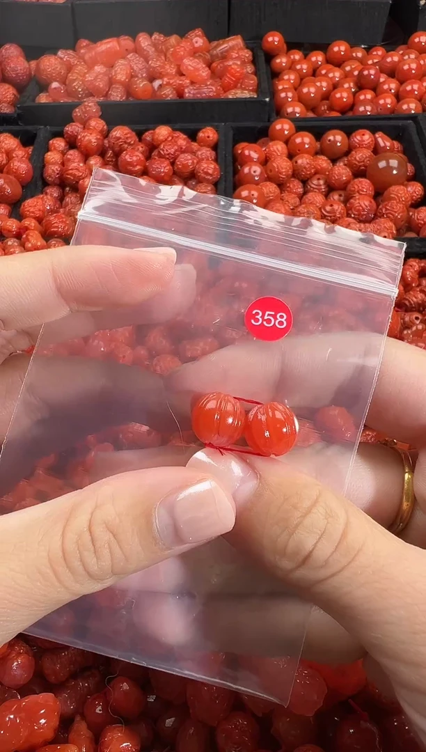 颈饰未镶嵌南红玛瑙1